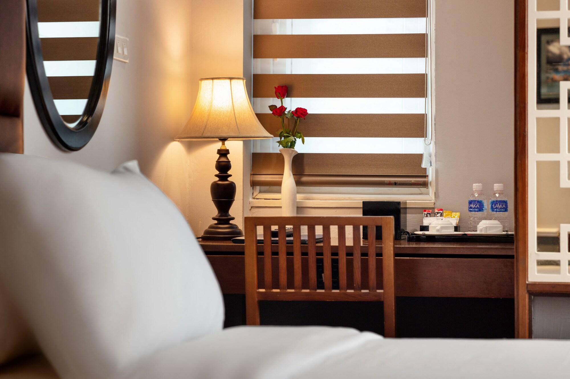 Classy Holiday Hotel & Spa Hanoi Bagian luar foto