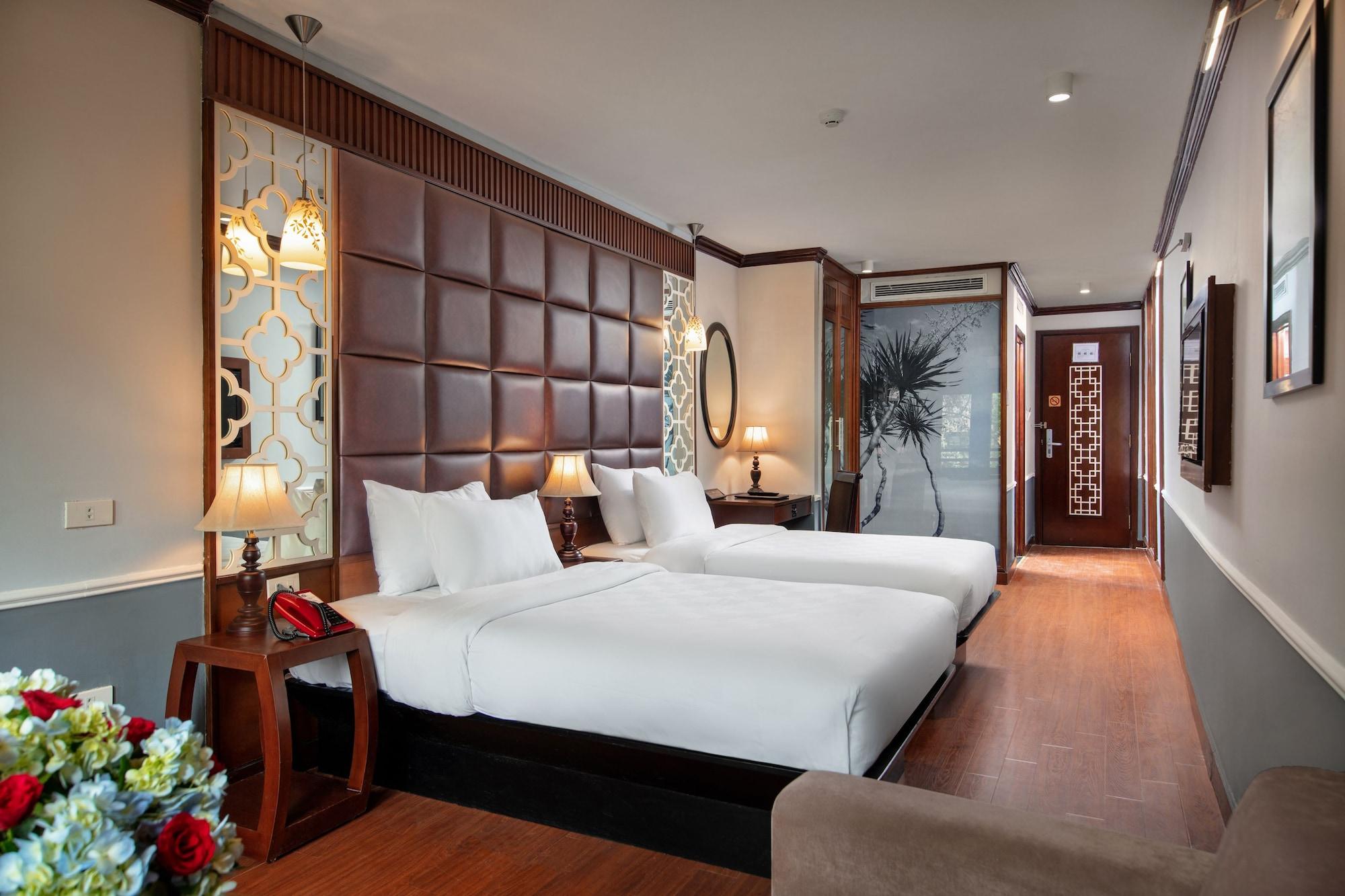 Classy Holiday Hotel & Spa Hanoi Bagian luar foto