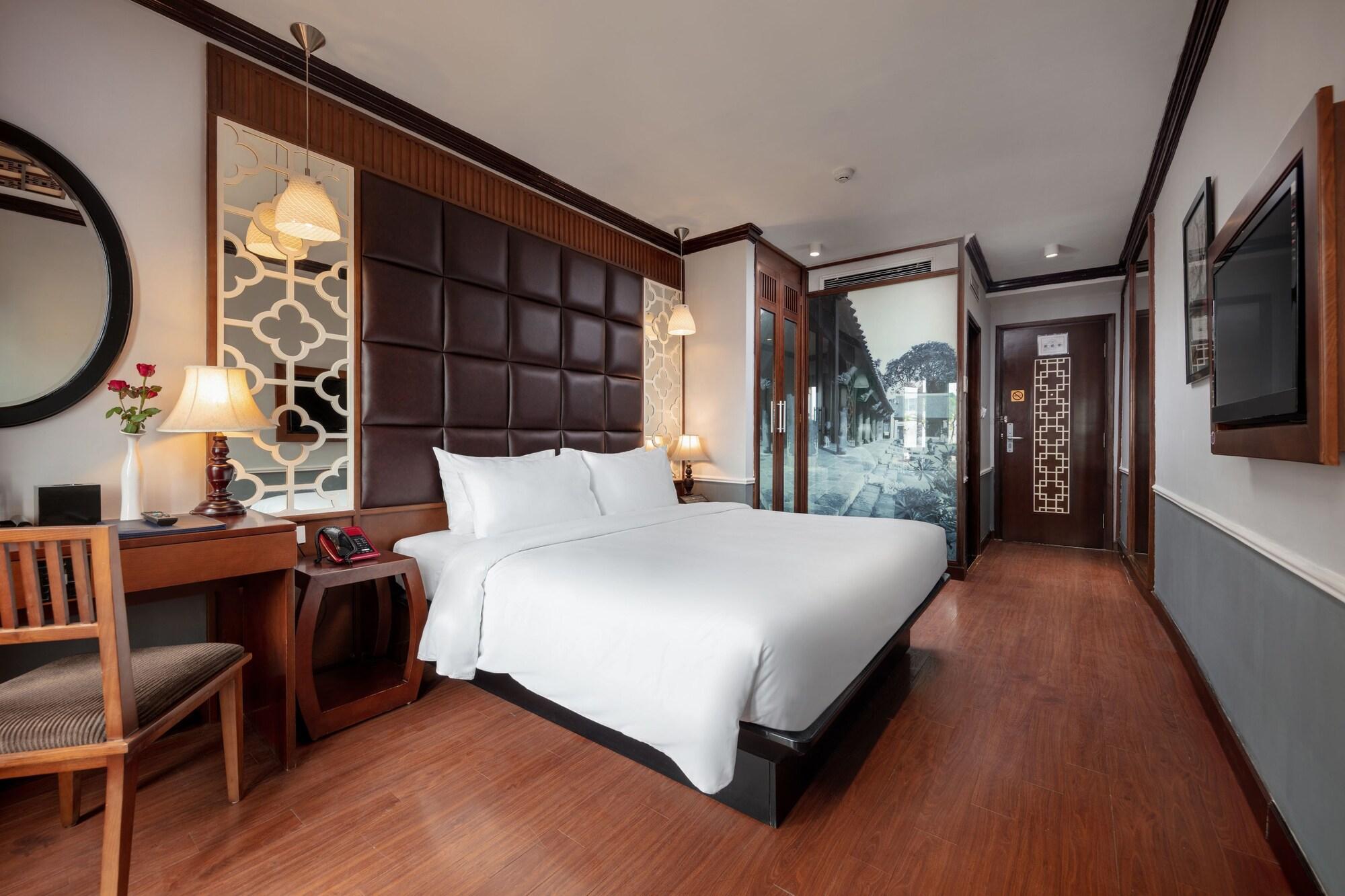 Classy Holiday Hotel & Spa Hanoi Bagian luar foto