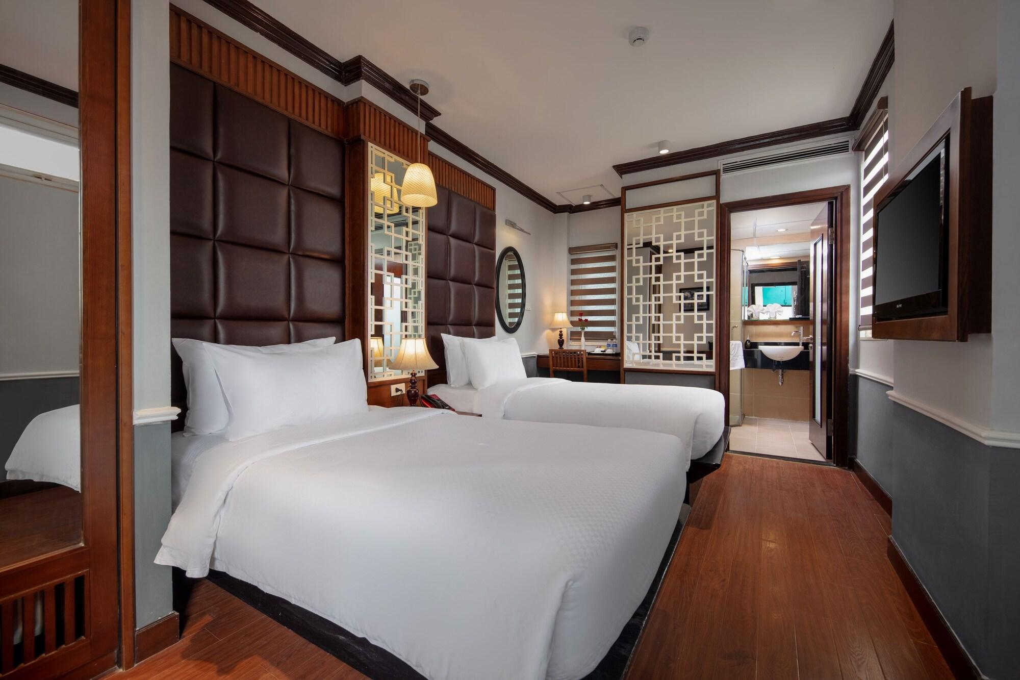 Classy Holiday Hotel & Spa Hanoi Bagian luar foto