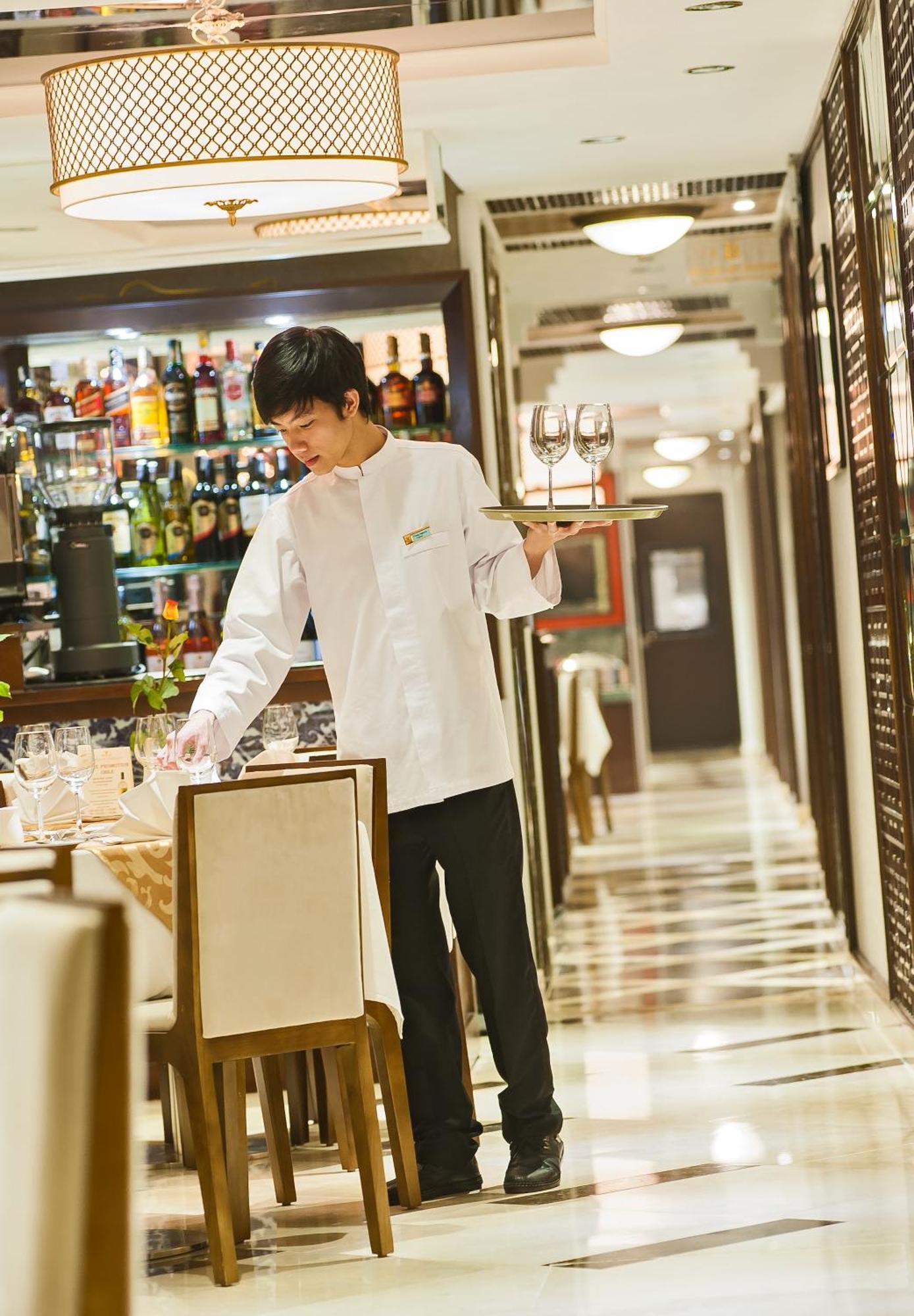 Classy Holiday Hotel & Spa Hanoi Bagian luar foto
