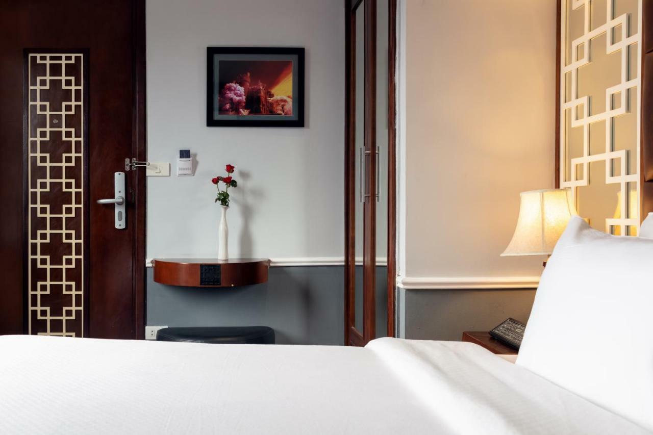 Classy Holiday Hotel & Spa Hanoi Bagian luar foto